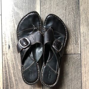 Borrn sandals
